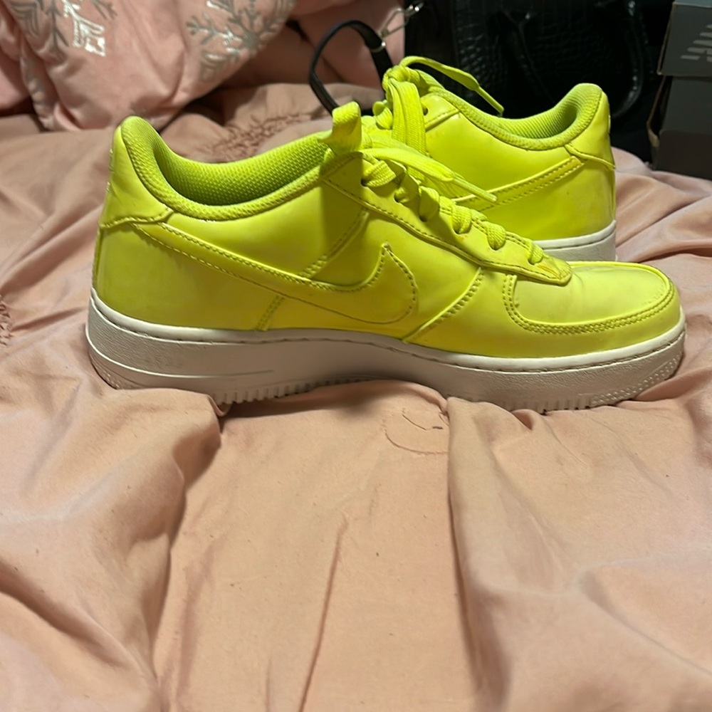 Nike Air Force 1 LV8 UV Size 6Y Shoes  Neon Green Sneakers